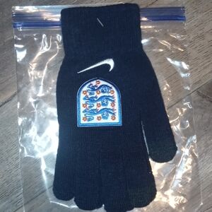 Nike england support tech and knit gloves